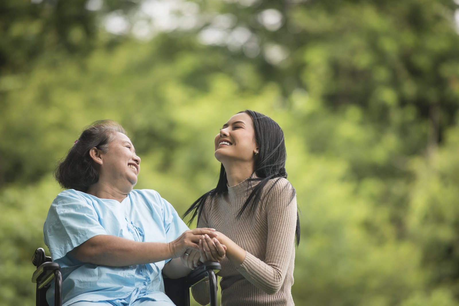 Key Differences Between Memory Care & Assisted Living