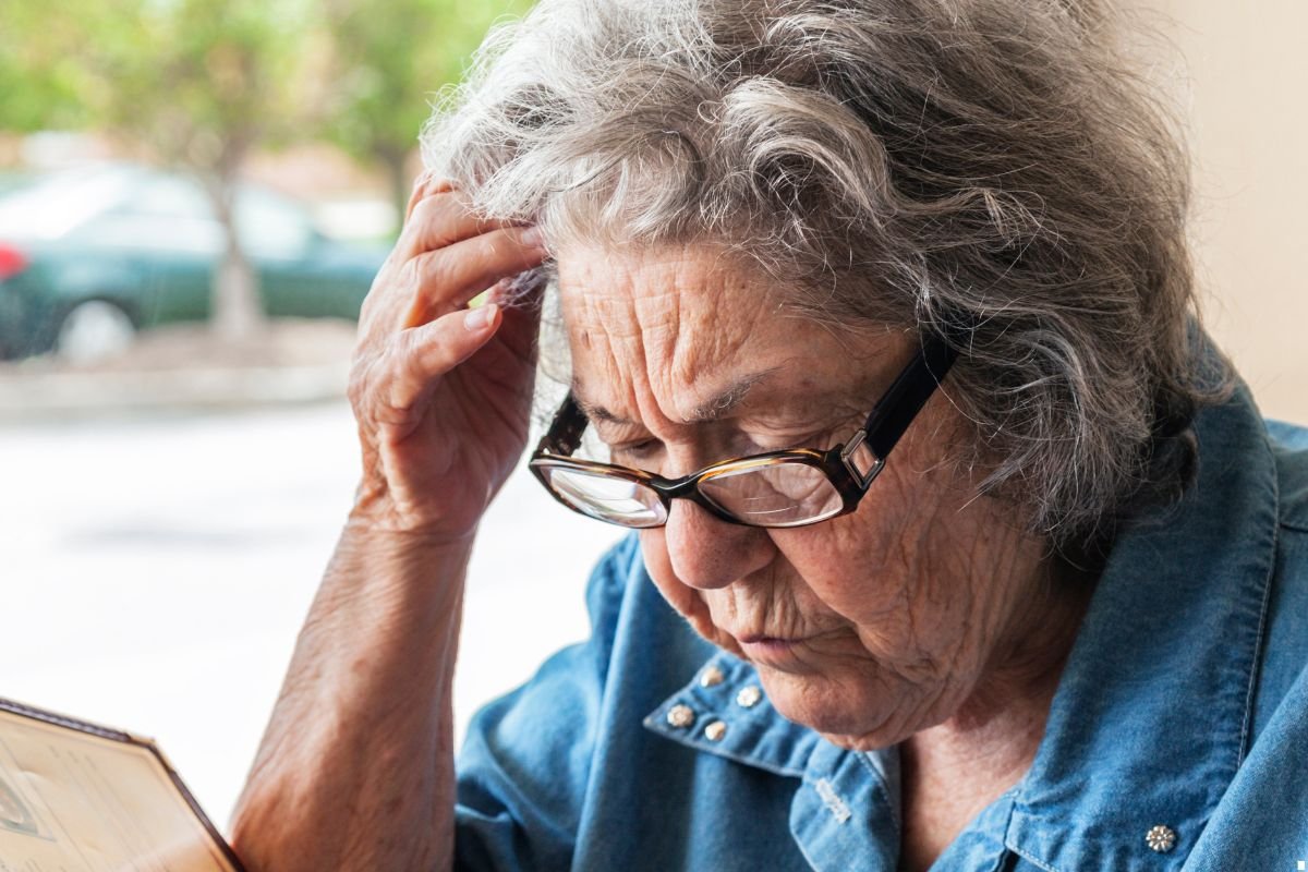 A Guide to Dementia Long-Term Care for Your Loved One